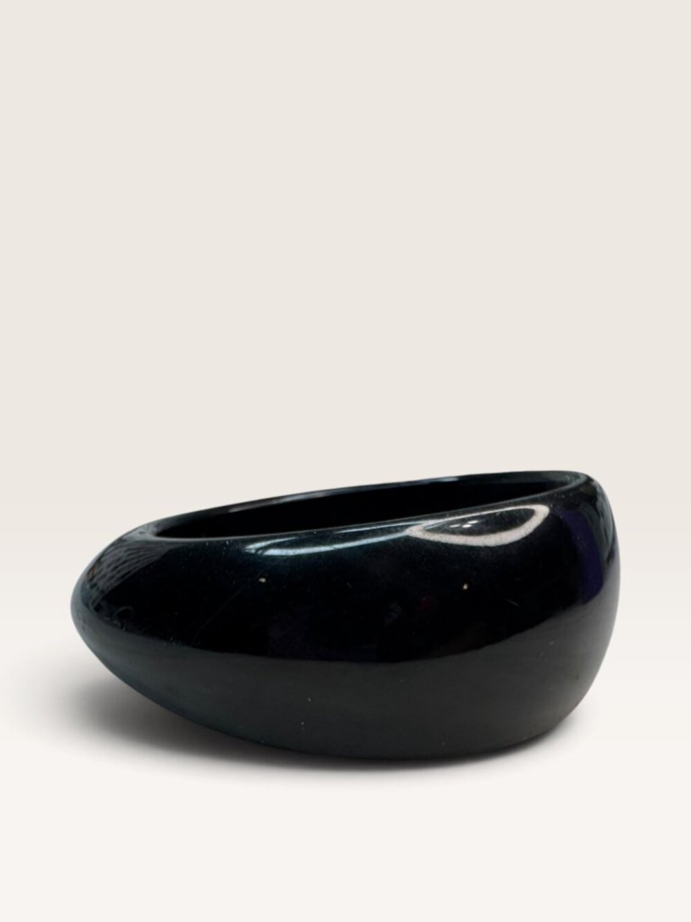 1980s Jet Black Chunky Asymmetrical Domed Tapered Bangle Bracelet 7.75"